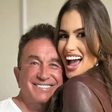 Amado Batista faz aniversário e ganha declaração da esposa: 'Energia de menino'