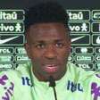 Vini Jr. quebra silêncio após sofrer racismo em jogo: 'Covardes'