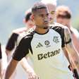 Samuel Lino comenta pressão no Flamengo e diz: "Maior clube do mundo"