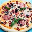 Pizza de calabresa de liquidificador: receita caseira que impressiona
