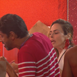 Ana Paula e Cowboy brigam para pegar comida em festa: 'Chata pra caramba!"
