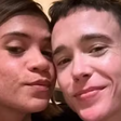 Namorada de Elliot Page rebate ataques transfóbicos após fotos do ator: 'Comentários repugnantes'