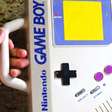 Fã da Nintendo descobre por acaso uma maleta de viagem para Game Boy em uma feira de antiguidades - e ela está cheia do console portátil e de vários jogos