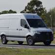 Fim do pé na embreagem: Mercedes Sprinter automática chega ao Brasil