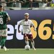 Lucho Acosta sente a coxa contra o Palmeiras e vira preocupação no Fluminense