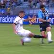 Vira o tornozelo': VAR recomendou expulsão de jogador do Atlético-MG contra o Grêmio