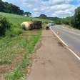 Caminhão com biodiesel tomba na BR-285 e mobiliza forças de segurança em Lagoa Vermelha
