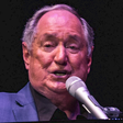 Lendário cantor e compositor Neil Sedaka morre aos 86 anos