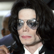 Amigos de Michael Jackson acusam cantor de abuso sexual e pedem indenização de R$ 1 bilhão