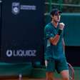 Gustavo Heide derruba sétimo favorito na estreia do Brasilia Tennis Open. João Lucas Reis avança
