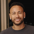 Neymar se diverte com grafite 'diferente' que fizeram do rosto dele