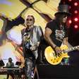 Como o Guns N' Roses monta seus longos shows, segundo Slash