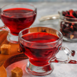 Chá de hibisco: os benefícios que você precisa conhecer e como consumir