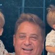 Leonardo é acusado de dar álcool ao neto de 1 ano e divide opiniões: 'Se fosse a Virgínia, já teriam chamado o conselho tutelar'