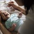 Gripe em bebê de 1 mês, 6 meses e 1 ano: veja o que fazer