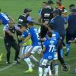 Árbitro aplica número recorde de cartões vermelhos em final entre Cruzeiro e Atlético-MG