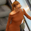Marina Ruy Barbosa segue trend do marrom com look de R$ 877