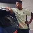 Mbappé vira um dos primeiros motoristas de novo BMW elétrico no mundo; vídeo