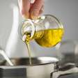 Adeus azeite de oliva: esse óleo vegetal saudável e barato vai virar o seu queridinho na cozinha