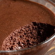 Nem creme de leite, nem leite condensado: como fazer uma legítima mousse de chocolate francesa