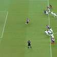 'Ele está todo dentro': VAR divulga análise de gol anulado em rebote de pênalti em Bahia x Vitória