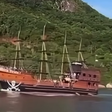 Vídeo mostra momento em que 'barco pirata' atropela casal em moto aquática em SC