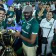 Taça quebrada? Goiás recebe aviso sobre troféu conquistado após queda e "amassado"