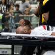 Grave! Jogador do São Paulo fratura duas costelas