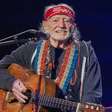 O próximo álbum de Willie Nelson, 'Dream Chaser', inclui uma nova canção que ele escreveu com Bob Dylan