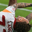 Jogador do Galatasaray sofre amputação parcial de dedo após choque na Champions; veja vídeo