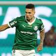 Paulinho ainda sente incômodo, mas evolução anima Palmeiras por retorno