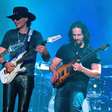 Steve Vai: a trajetória do guitarrista que inicia turnê com Joe Satriani