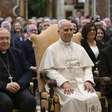 Papa frisa papel da imprensa como 'construtora de pontes de diálogo' de paz