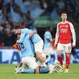 Joia de 21 anos faz dois e Manchester City bate Arsenal para faturar Copa da Liga Inglesa