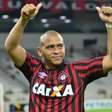 Walter ex-Athletico-PR reaparece para "comer coxinhas": "Tá liberado"