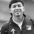 Jogador de 18 anos morre após passar mal em campo na Colômbia
