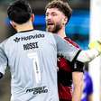 Flamengo planeja renovar com Rossi e Léo Pereira
