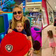 Virginia usa avião de Zé Felipe e curte tarde com os filhos em um shopping de São Paulo