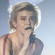 Robyn conta histórias diretas de liberdade adulta em 'Sexistential'