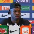 Vini Jr não se assusta com protagonismo e vê cobrança por Neymar como normal: 'Um dos melhores'