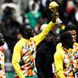 Senegal desafia CAF e exibe troféu da Copa Africana antes de amistoso na França