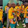 Senegal exibe troféu da Copa Africana após perda do título