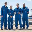Astronautas da missão Artemis 2 chegam a centro de lançamento na Flórida
