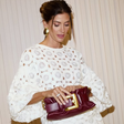 Isabella Fiorentino incrementa look branco com bolsa de R$ 14,2 mil