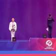 Atleta toma atitude inusitada em pódio da Copa do Mundo de Ginástica Rítmica