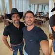 Jonas Sulzbach e Alberto Cowboy se reencontram após eliminação do 'BBB 26'