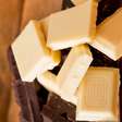 Parece chocolate, mas não é: entenda o segredo do chocolate branco