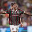 Fluminense domina, amplia jejum do Corinthians e cola na liderança