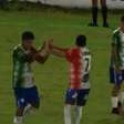 Vídeo: Bizarro! Locutor perde narração de gol por ainda estar comemorando outro