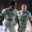 Botafogo vence o Vasco de virada e salta na tabela do Brasileirão